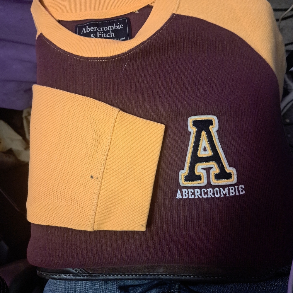 Abercrombie & Fitch Men's Maroon and Yellow Sweater